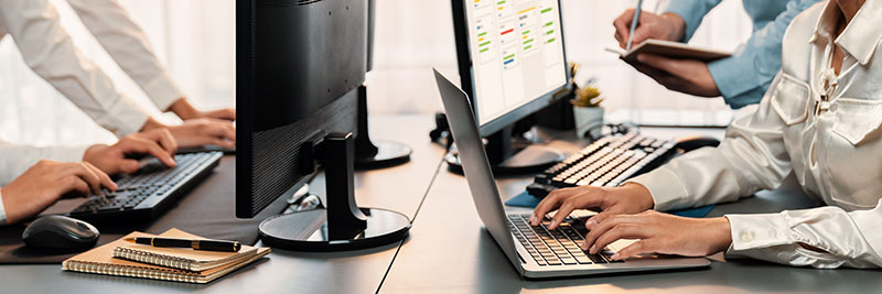 projet-si-illustration Projet SI : comment intégrer un nouveau logiciel informatique au sein de son entreprise ?